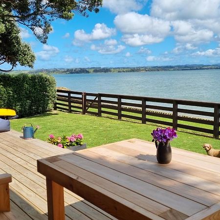Red Rock Cottage, Beachfront Luxury Clarks Beach 외부 사진