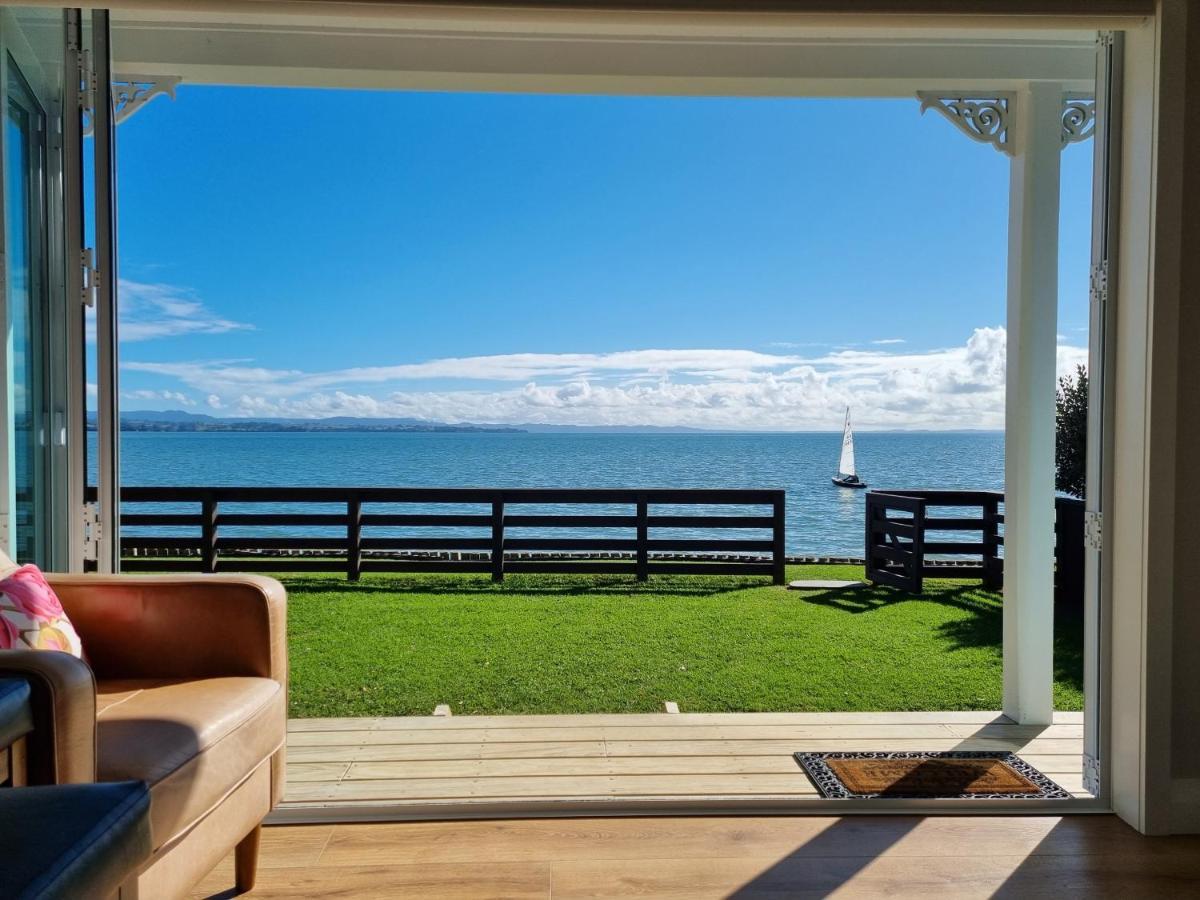Red Rock Cottage, Beachfront Luxury Clarks Beach 외부 사진