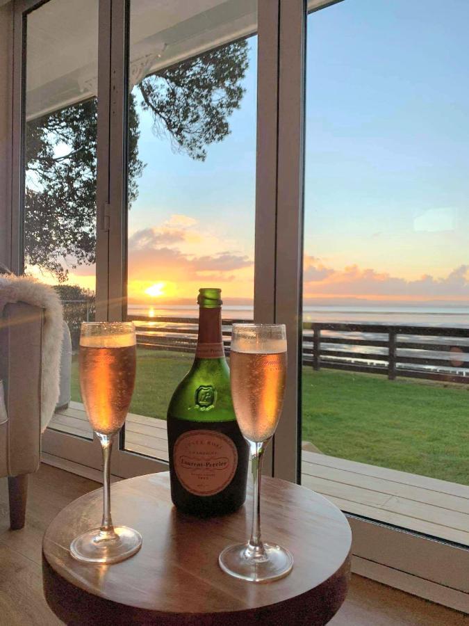 Red Rock Cottage, Beachfront Luxury Clarks Beach 외부 사진