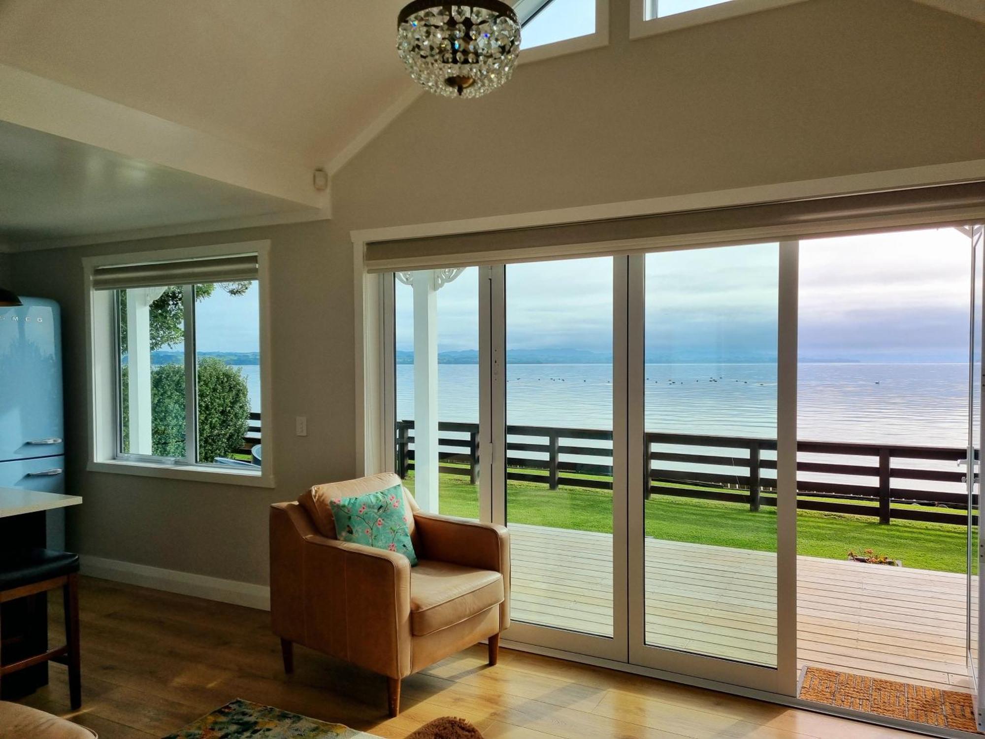 Red Rock Cottage, Beachfront Luxury Clarks Beach 외부 사진