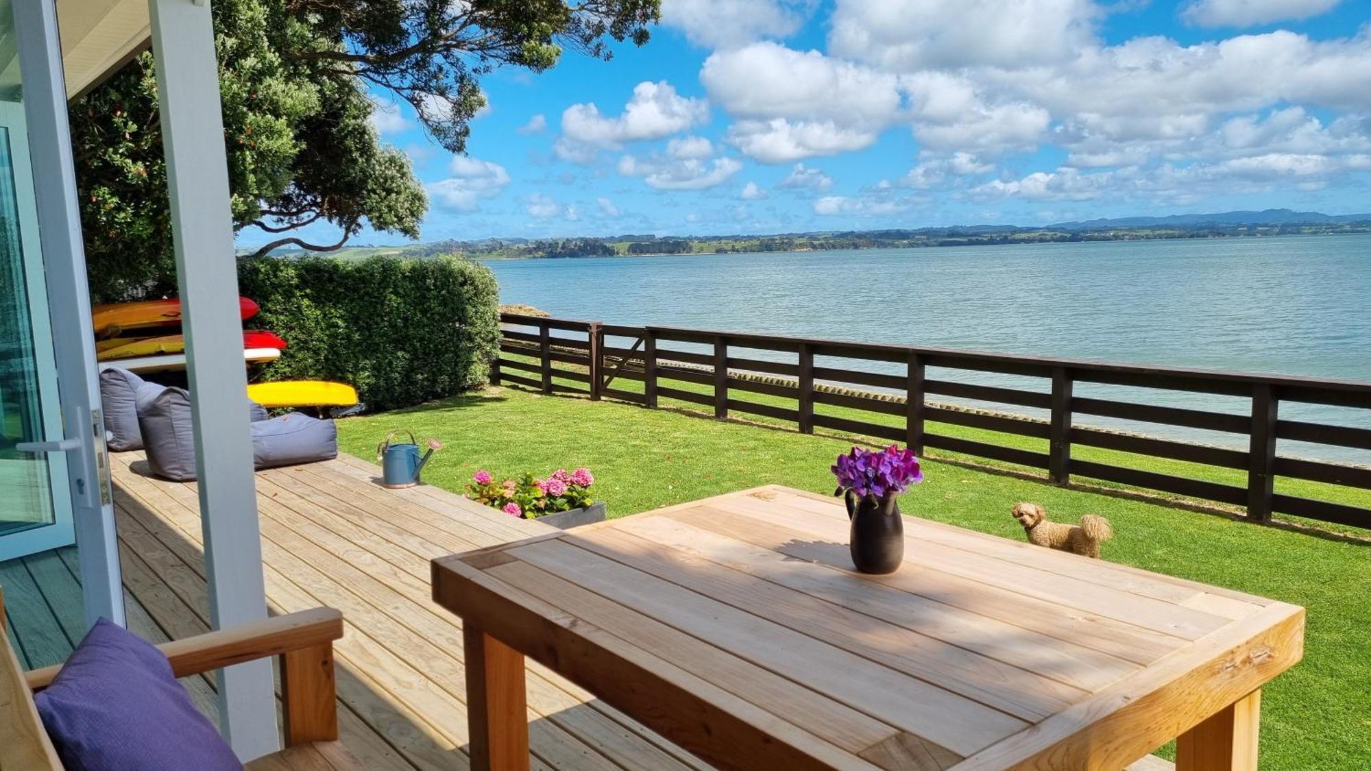Red Rock Cottage, Beachfront Luxury Clarks Beach 외부 사진